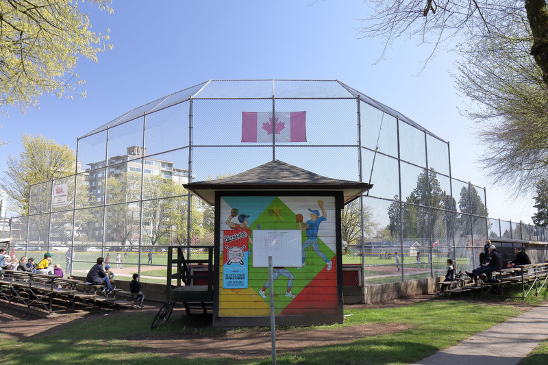 Illustration for article titled Pics from the Curbside: 2018-04-22 to Kerrisdale